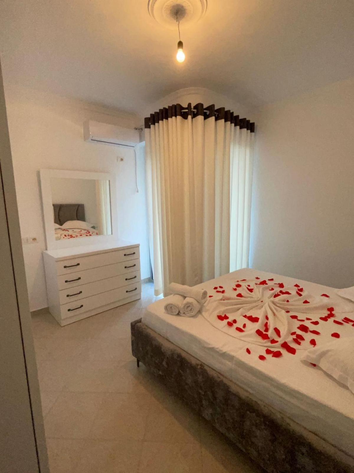 Апартаменти Exotic In *